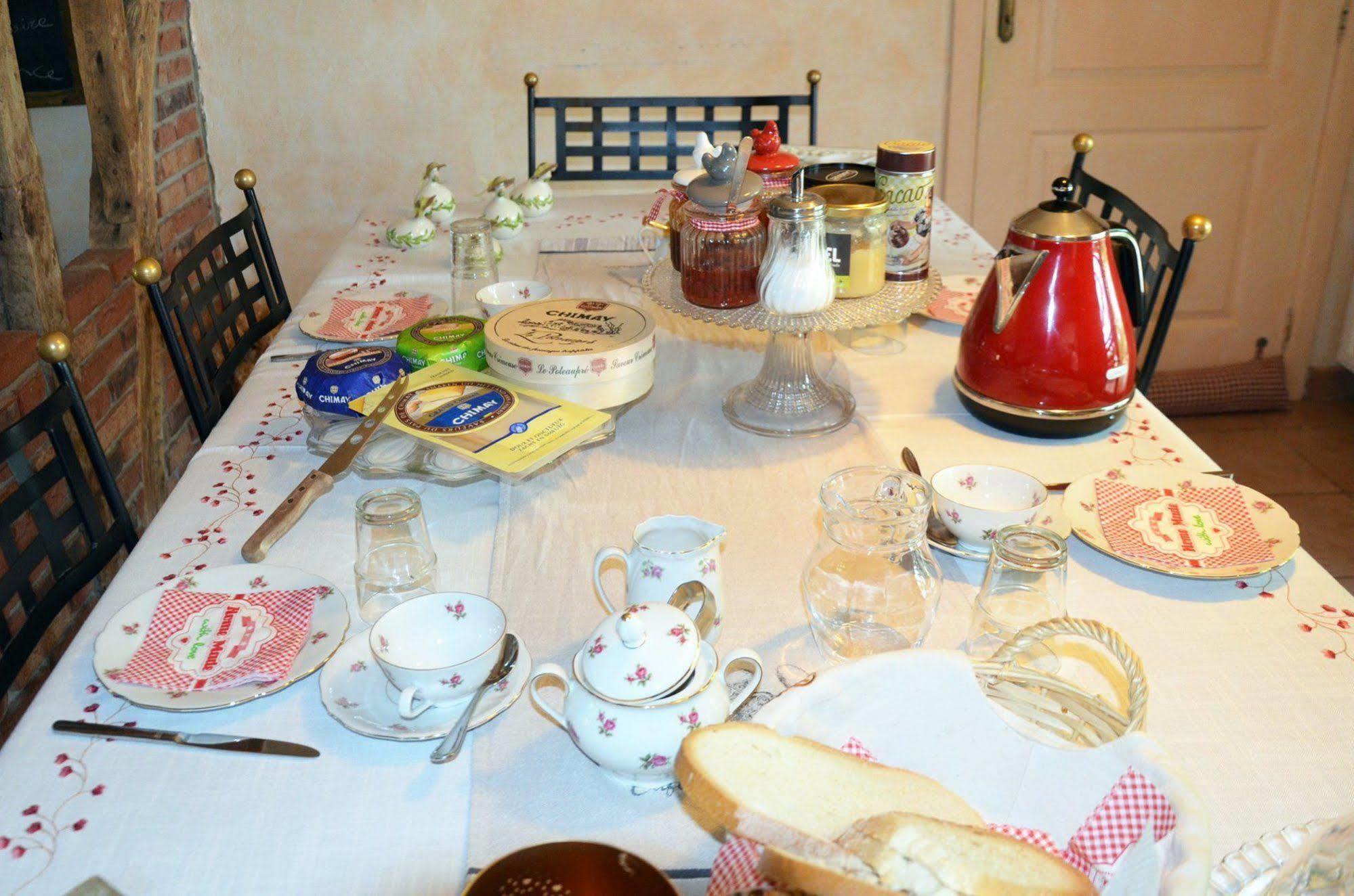 B&B Aux Gaietes De La Sabotiere Seloignes エクステリア 写真
